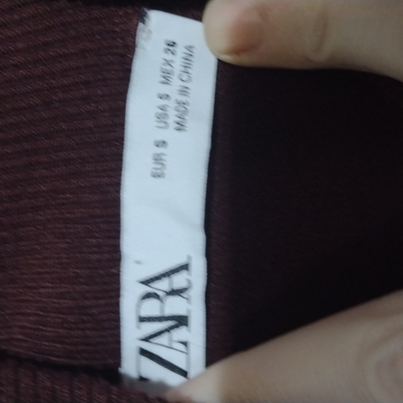 Zara burgundy maroon red turtleneck 3/4 length sleeves size small - Picture 2 of 5